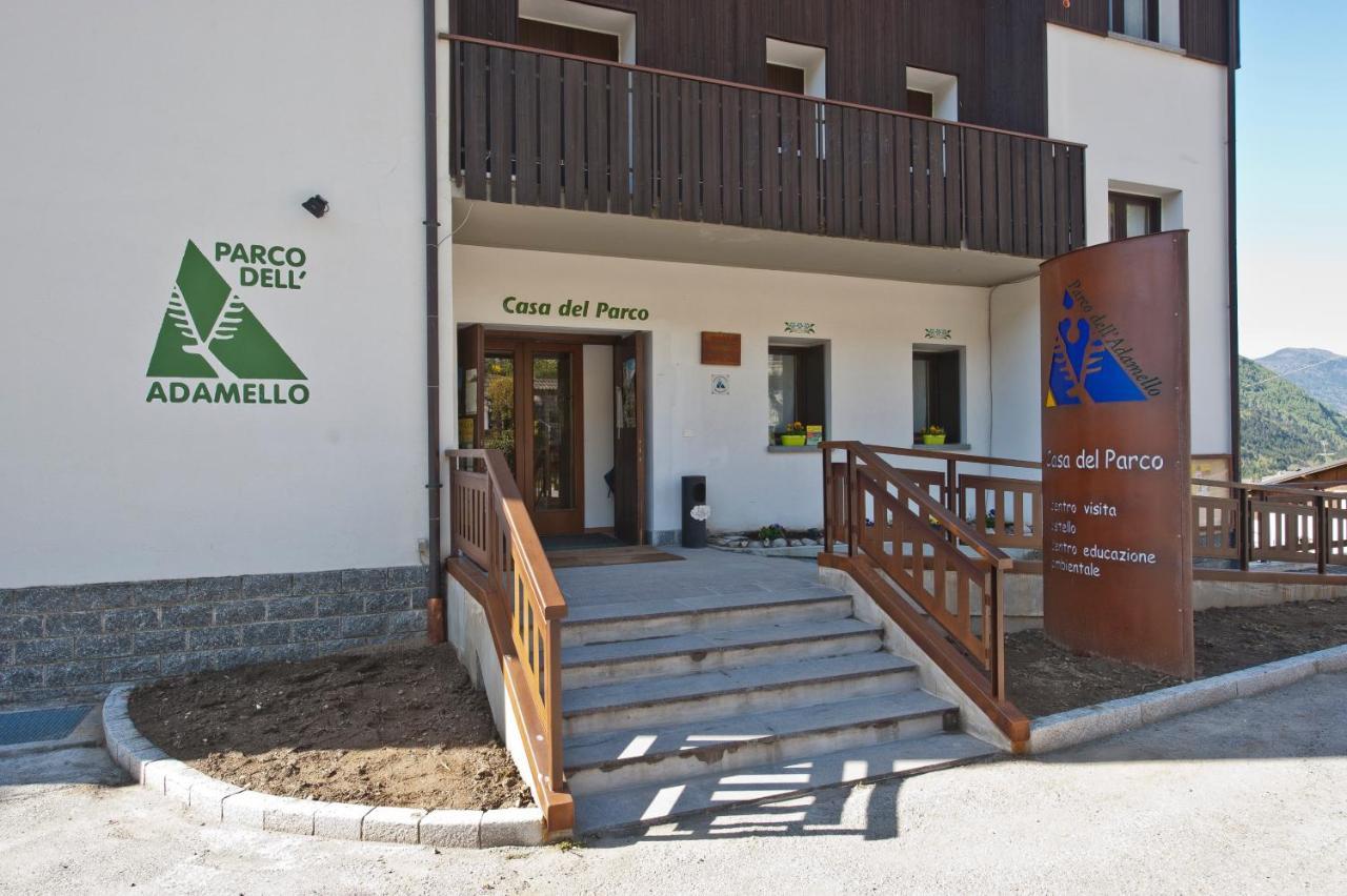 Casa Del Parco Dell'Adamello Di Vezza D'Oglio Hostel ภายนอก รูปภาพ