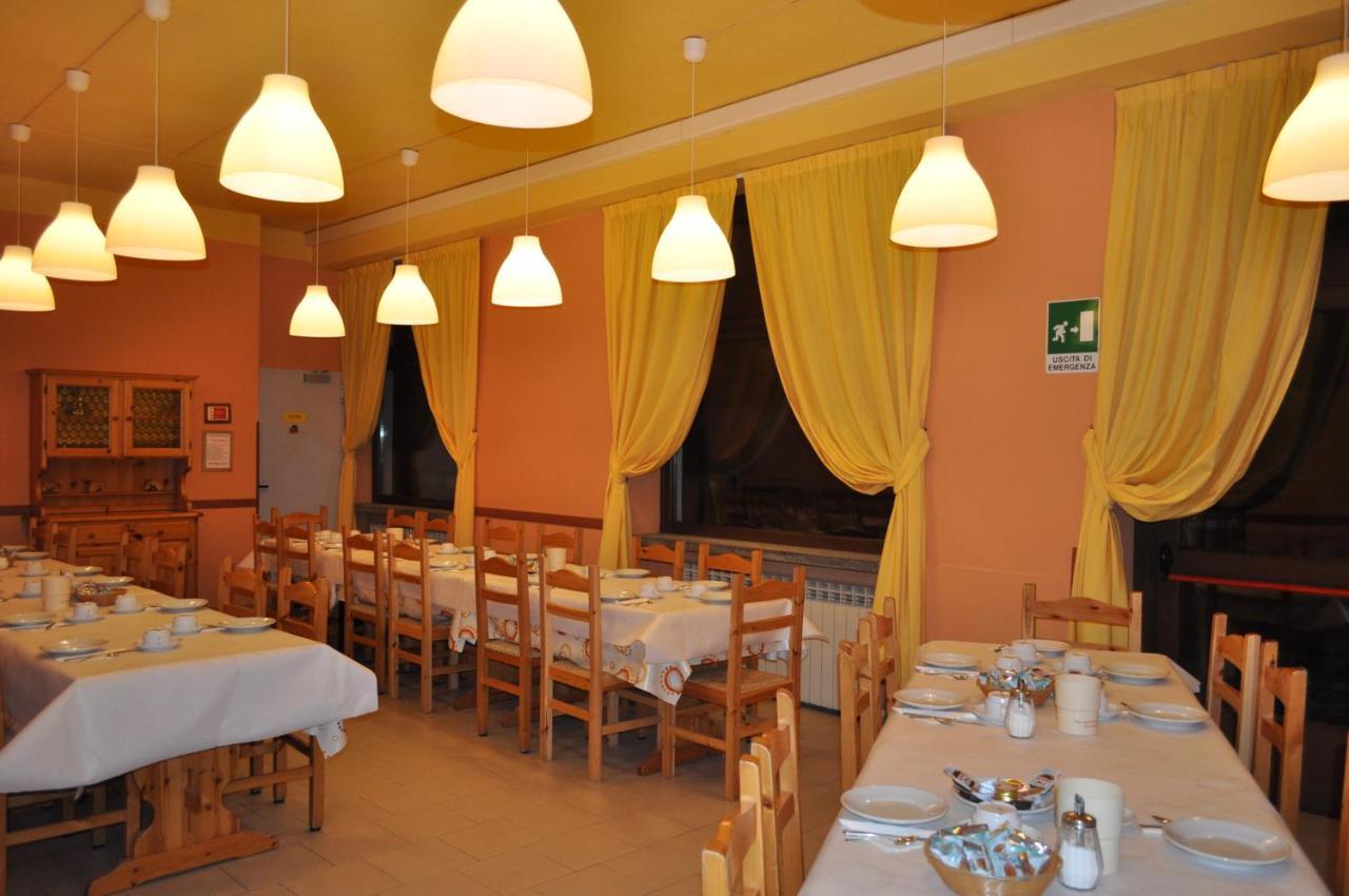 Casa Del Parco Dell'Adamello Di Vezza D'Oglio Hostel ภายนอก รูปภาพ